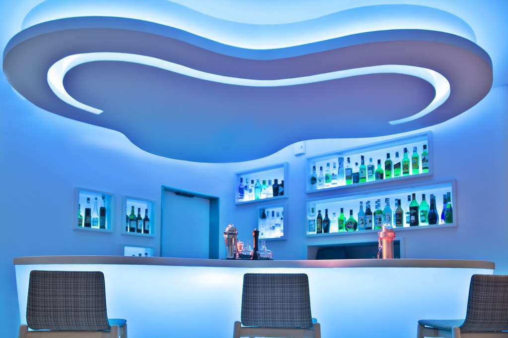 Evolution Hotel