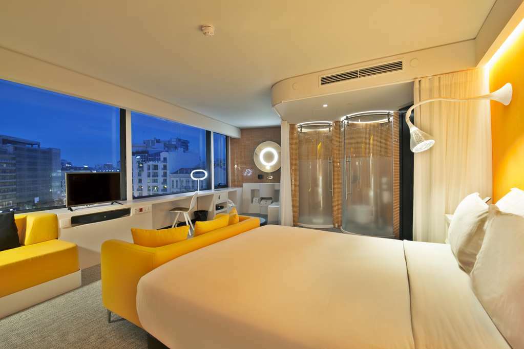 Evolution Hotel